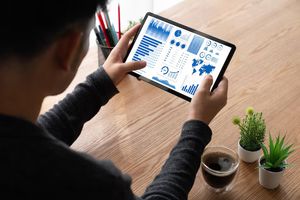 Visuelle Berichte mit KI: Eine intelligentere Möglichkeit, Ihre Daten anzuzeigen: Ein umfassender Leitfaden